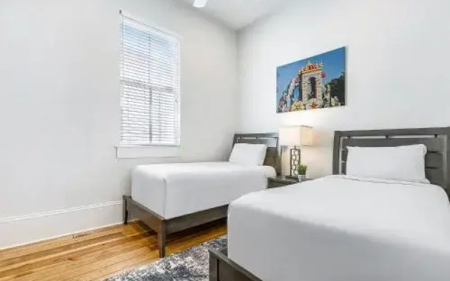 photo 5 of Stunning 3BR on Carondelet by Hosteeva