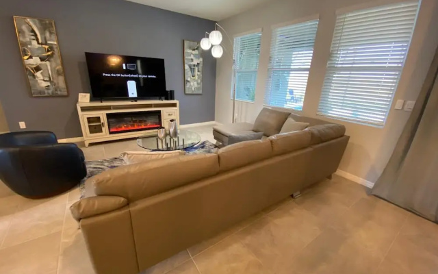 photo 3 of Stunning 5Bd w Pool Close to Disney Solterra 7829