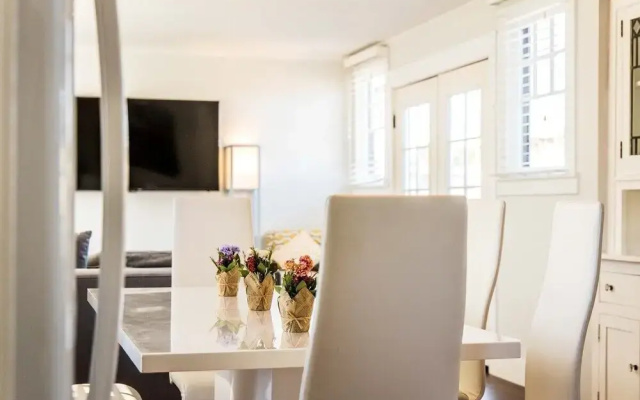 photo 5 of Stunning Alameda One Bedroom