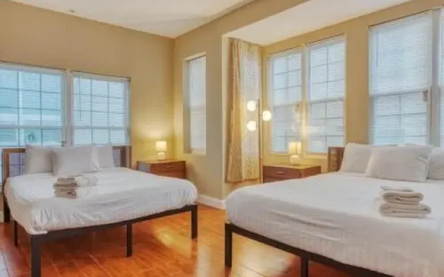 photo 2 of Stunning & Playful Suites - 4 Beds, 3 Bathrooms