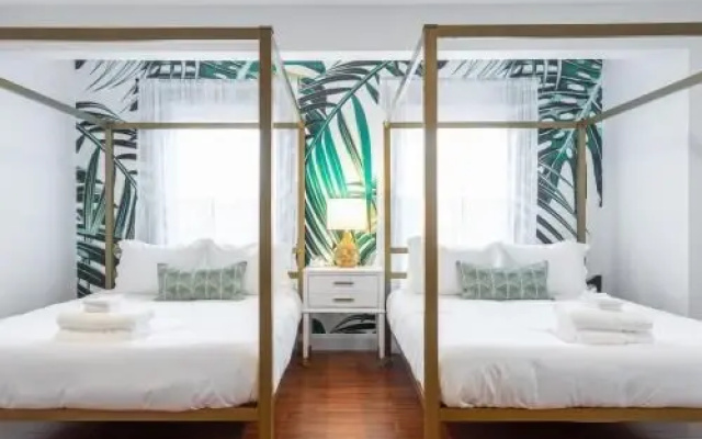 photo 3 of Stunning & Playful Suites - 4 Beds, 3 Bathrooms