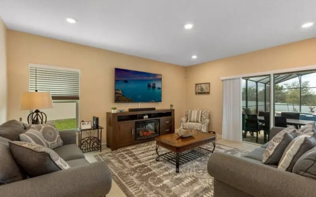 photo 2 of Stunning And Spacious 5 Bedroom Villa Near Disney, Davenport, US
