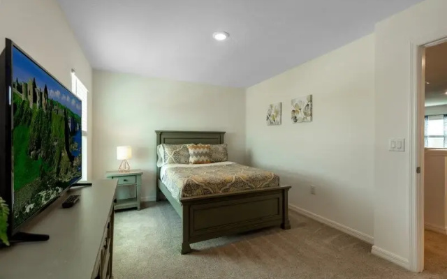 photo 4 of Stunning And Spacious 5 Bedroom Villa Near Disney, Davenport, US
