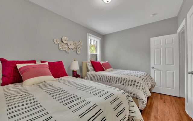 photo 5 of Stunning Apartment near Palmer Park/Free Parking