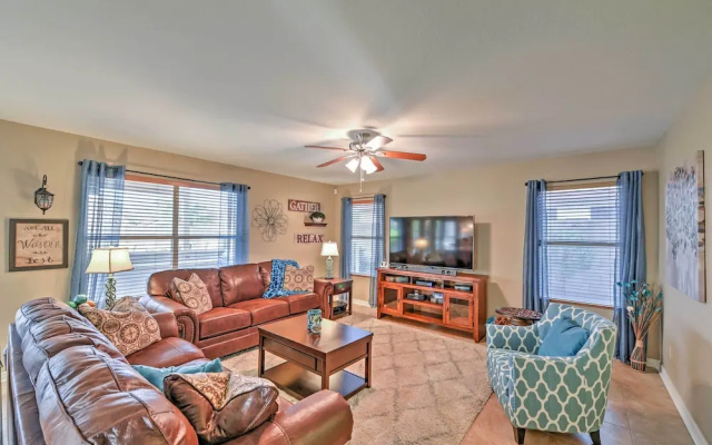 photo 5 of Hot Tub & Pool: Stunning Goodyear Home Near Lakes