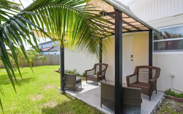 photo 4 of Patio + Yard: Family-friendly Miami Oasis!