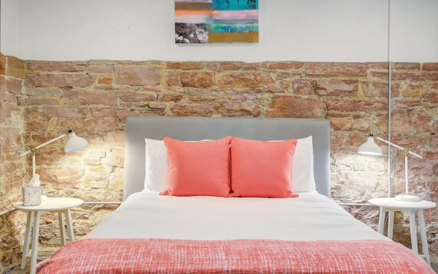 photo 4 of Stunning Modern Home, Prime Location Sleeps 15