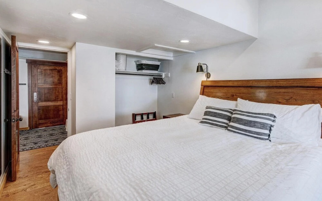 photo 5 of Stunning New Copper Condo