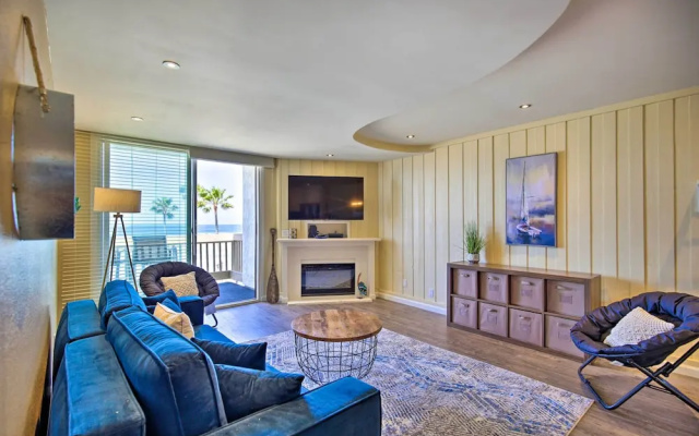 photo 5 of Stunning Oceanside Condo: Walk to the Beach!