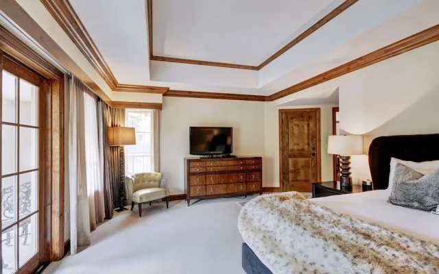 photo 3 of Ritz Carlton Residence Spacious with Valley Views by RedAwning - Save 20% on 7+ Nights!