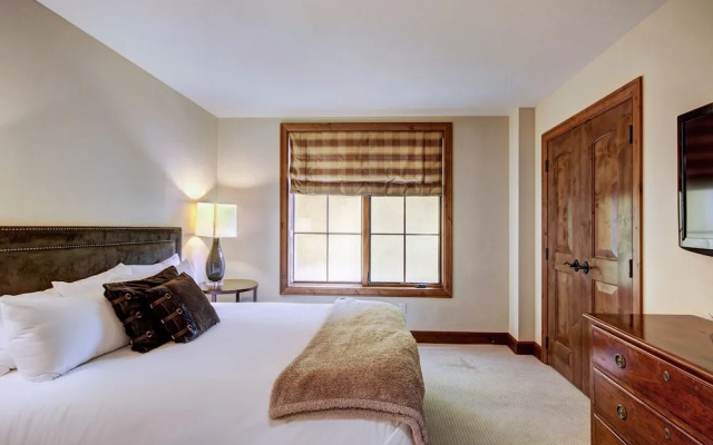 photo 5 of Ritz Carlton Residence Spacious with Valley Views by RedAwning - Save 20% on 7+ Nights!