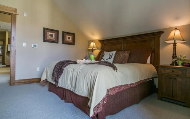 photo 3 of Stunning Top Floor Village at Northstar Residence! - Big Horn 502
