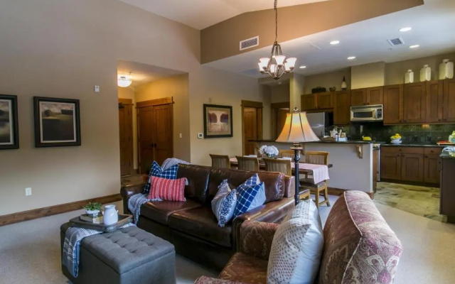 photo 4 of Stunning Top Floor Village at Northstar Residence! - Big Horn 502