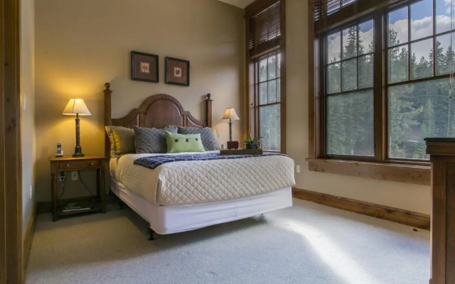 photo 5 of Stunning Top Floor Village at Northstar Residence! - Big Horn 502