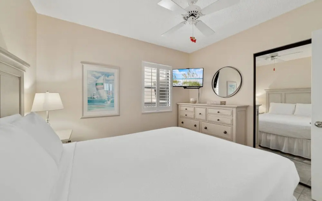 photo 3 of Stunning Views, 3bd/2ba w/ Private Balcony