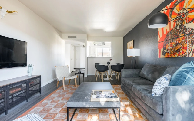 photo 4 of Stylish 1BR Apt Old Town by WanderJaunt