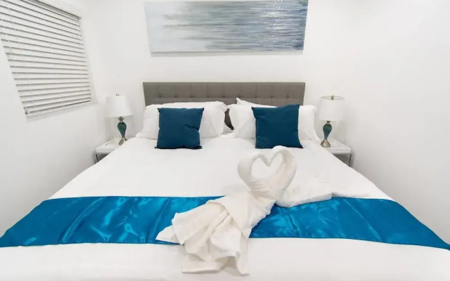 photo 5 of Stylish 1BR W Parking Space & Near the Beach 1