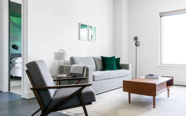 photo 4 of Stylish 1BR1BA in Downtown by Lyric