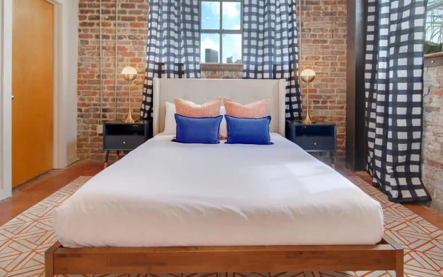 photo 3 of Stylish 2br/2ba Apt in Warehouse District by Domio