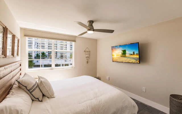 photo 2 of Uhost AI 3BR Condo Stunning Water Views