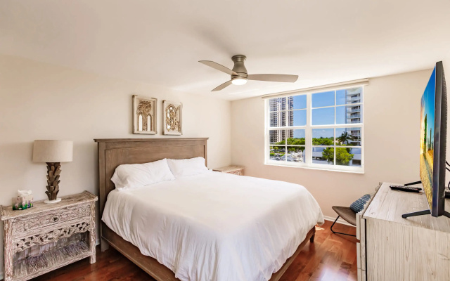 photo 3 of Uhost AI 3BR Condo Stunning Water Views