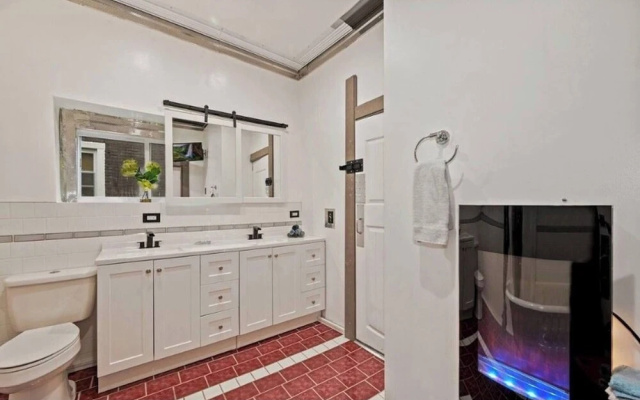 photo 4 of Stylish 4 Bedroom Home Near Philadelphia