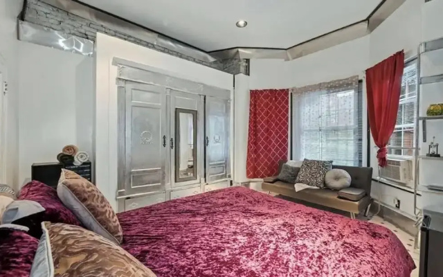 photo 5 of Stylish 4 Bedroom Home Near Philadelphia