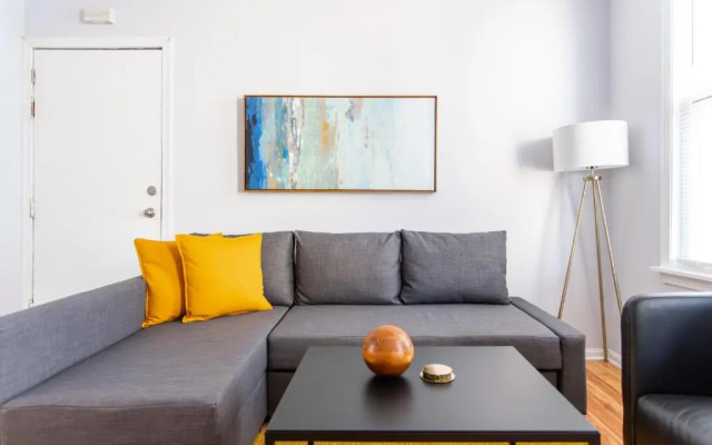 photo 3 of Stylish and Cute 2BR Apartment Near Wrigley!