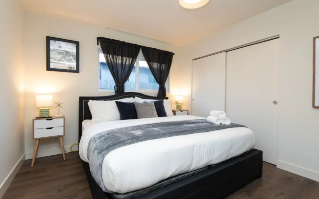 photo 4 of Stylish Apartment near Dodger St