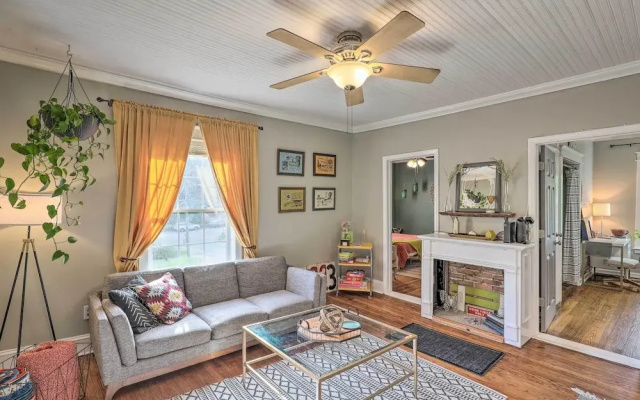 photo 2 of Stylish Woodfin Home w/ Backyard & Fire Pit