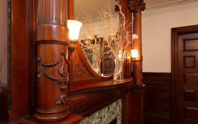 photo 4 of Stylish Brownstone Back Bay Apartments