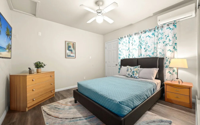 photo 3 of Stylish & Charming 15min to Downtown LA