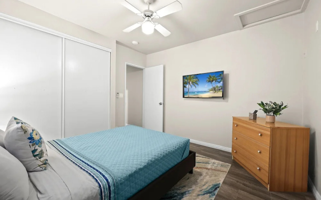 photo 4 of Stylish & Charming 15min to Downtown LA