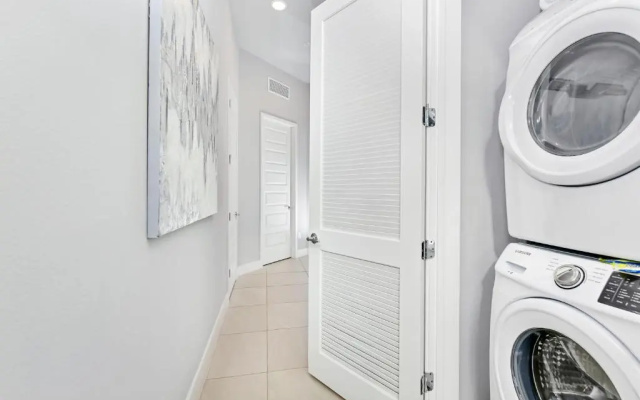 photo 5 of Stylish Condo near Disney w Hotel Amenities 7770- 26-110