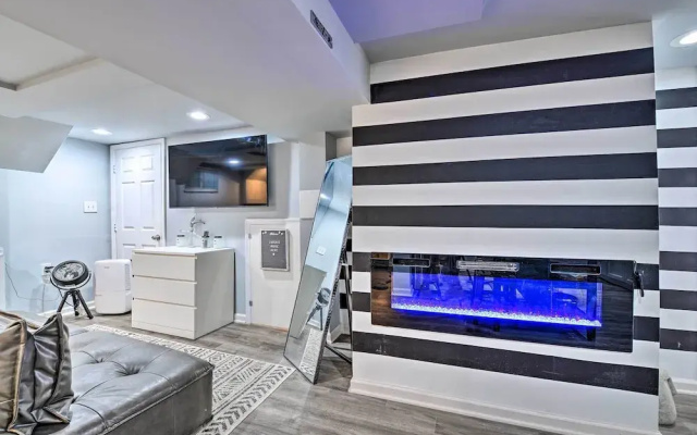 photo 4 of Stylish DC Studio ~ 5 Mi to National Mall!