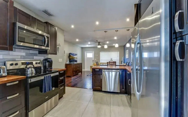 photo 5 of Stylish Duplex Apartment On Canal