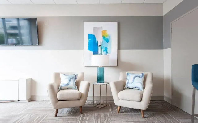 photo 3 of Stylish Flat in the Heart of Downtown Louisville!