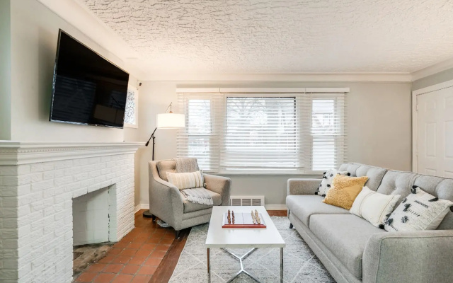 photo 4 of Stylish getaway of University District