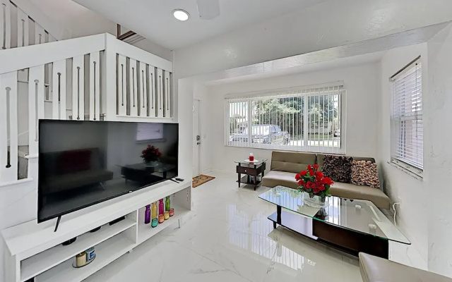 photo 2 of Stylish Getaway W/ New Interior & Private Hot Tub 4 Bedroom Home