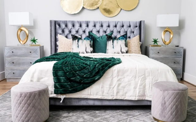 photo 2 of Stylish Luxury Downtown Home