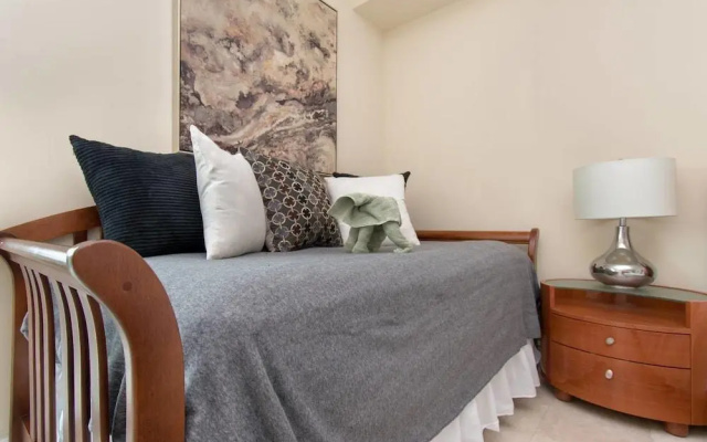 photo 2 of Stylish Modern 2bd 2bth Apt Near the Beach