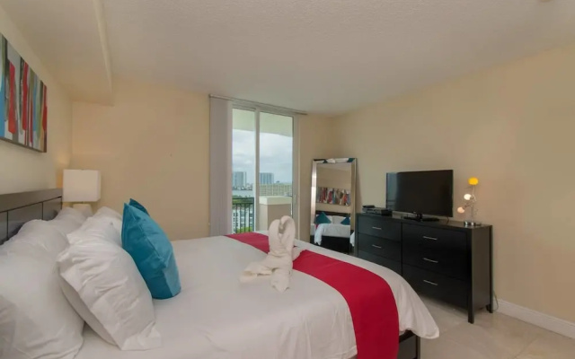 photo 4 of Stylish Modern 2bd 2bth Apt Near the Beach