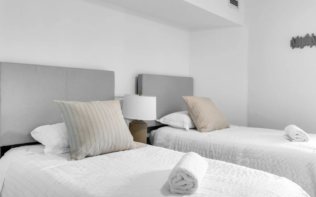 photo 5 of Stylish & Modern 4BD Home