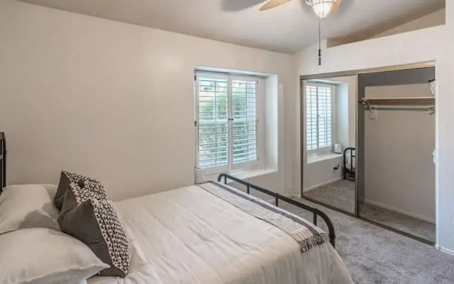photo 2 of New Listing! Stylish 4 Bdrm W/pool and Game Room