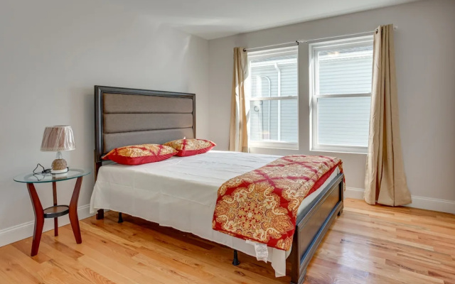 photo 2 of Stylish Newark, New Jersey, Vacation Rental!