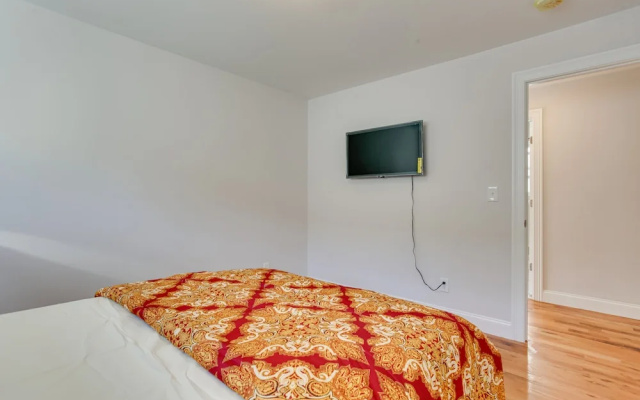 photo 5 of Stylish Newark, New Jersey, Vacation Rental!