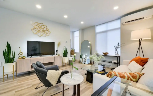 photo 3 of Luxury Seattle Home w/ Rooftop Deck + Fire Pit!
