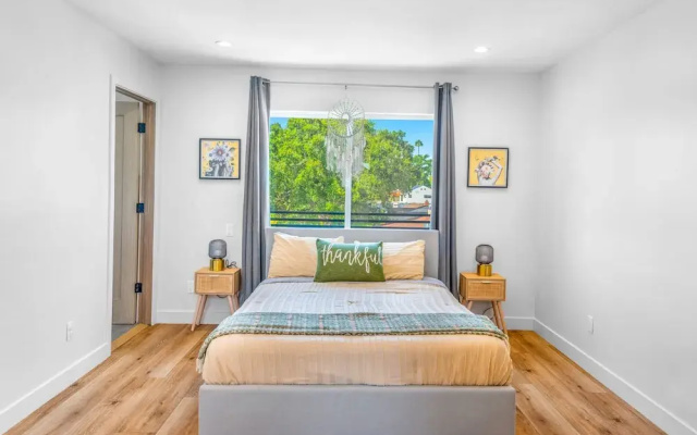 photo 5 of Stylish Sherman Oaks Townhouse W/ 3 Master Suites