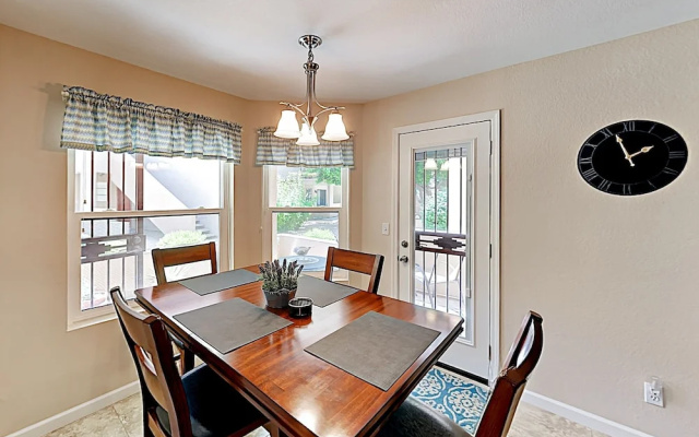 photo 5 of Stylish & Spacious Condo W/ Pool, SPA & Gym Condo