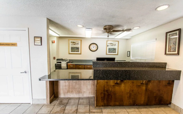photo 2 of Studio 6 Extended Stay - Jacksonville, FL - South